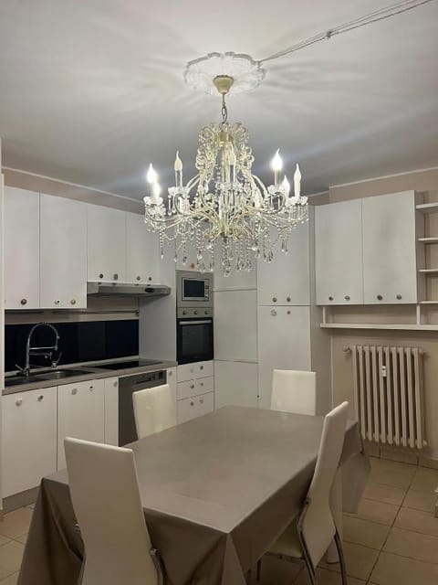 Tevere 20 House - Trilocale Apartment in Monza