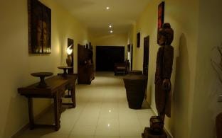 Villa Pelangi aan zee op Bali met personeel Villa in Bali