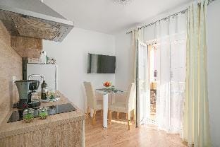 A2a Ugodno namješten apartman za dvije osobe Apartment in Šibenik-Knin County, Croatia