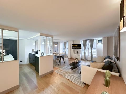 B1569 - Amazing flat in Luxembourg Garden ! Apartment in Paris