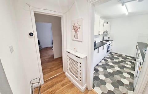 Two Bed Spacious & Modern Flat - Harlow, Essex Vacation rental in Harlow