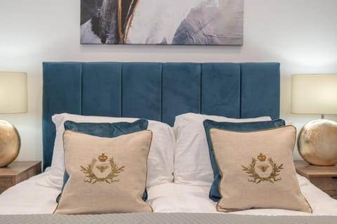 Thornhill House by Guestz Apartment in Wakefield