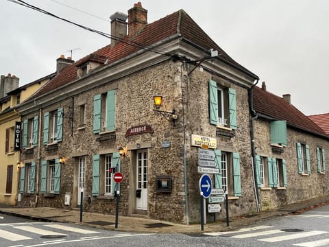 L'Harmony Hotel in Île-de-France