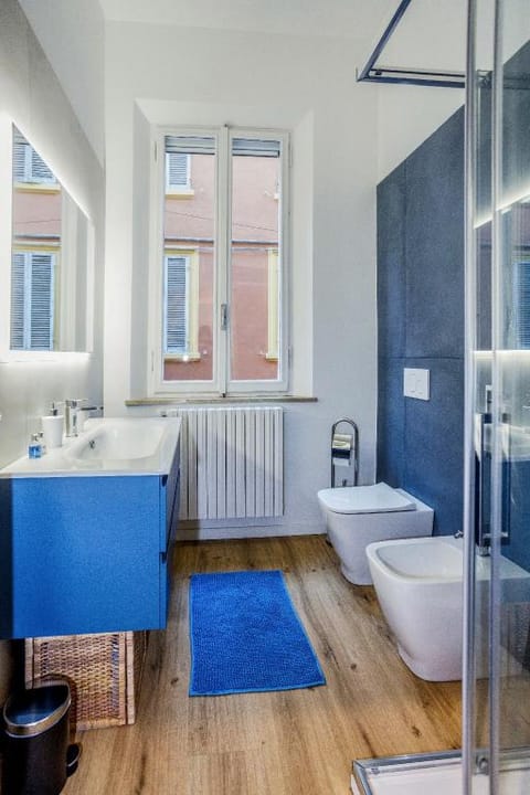 Feltrinelli suite: 2 camere 2 bagni 1 terrazzino Apartment in Modena