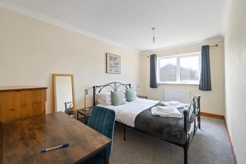 Homely Three Bed Close to centre-Free Parking Apartment in Ipswich