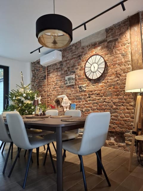 Un gîte sous roche Vacation rental in Wallonia, Belgium