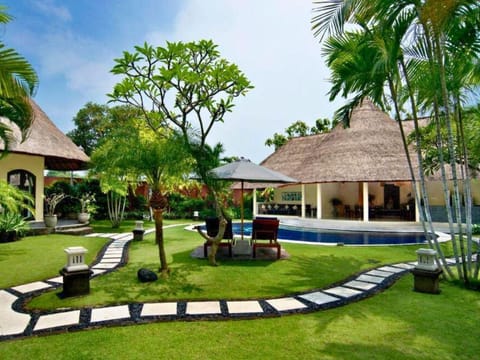 Sunny 3 BR Villa With Garden View #NE07 Villa in Kuta