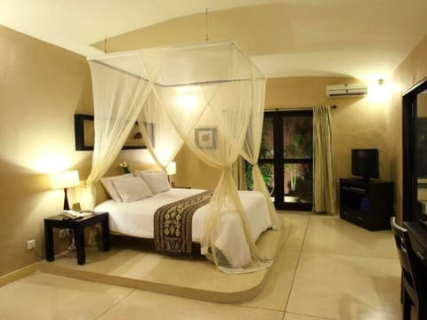 Cozy 3 BR Villa with Tropical Garden #IR10 Villa in Kuta