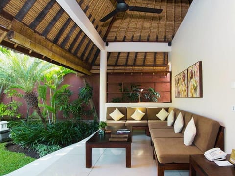 Cozy 3 BR Villa with Tropical Garden #IR10 Villa in Kuta