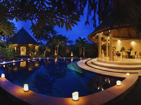 Cozy 3 BR Villa with Tropical Garden #IR10 Villa in Kuta