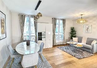 B1561 - Appartement premium près de Montparnasse ! Apartment in Paris