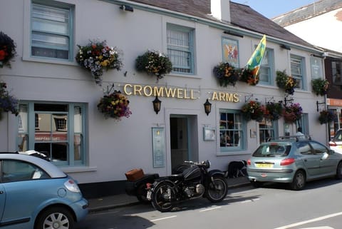 Cromwell Arms Hotel in Bovey Tracey