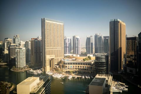 Happy ACADEMIA JBR Hotel in Dubai