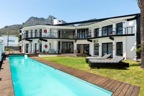 Neighbourgood 1st Crescent Bed and Breakfast in Camps Bay