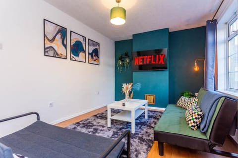 New Large 2 Bed Entire Apartment Near New Castle Vacation rental in Newcastle upon Tyne