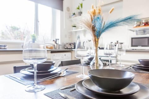 New Large 2 Bed Entire Apartment Near New Castle Vacation rental in Newcastle upon Tyne