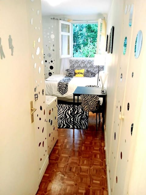 Appartement entier à Neuilly-sur-Seine Apartment in Levallois-Perret