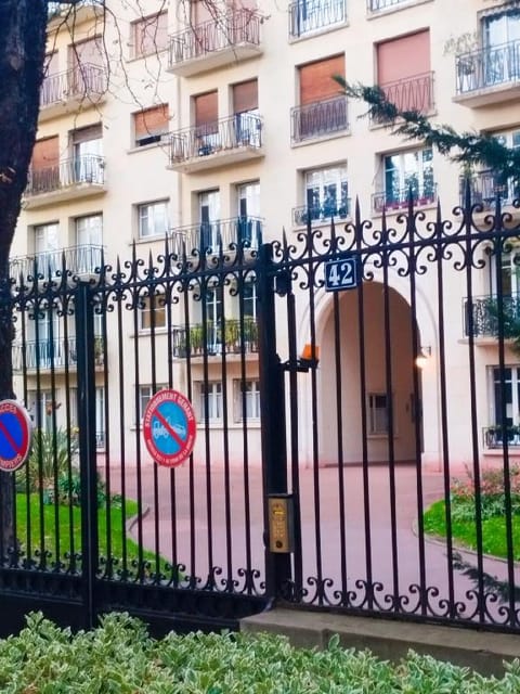 Appartement entier à Neuilly-sur-Seine Apartment in Levallois-Perret