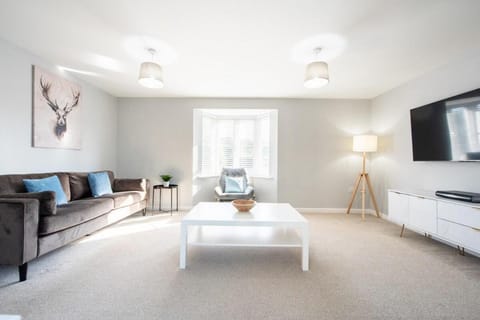 3 Bed House - Fast WiFi - King Beds - Pet Friendly Vacation rental in Colchester