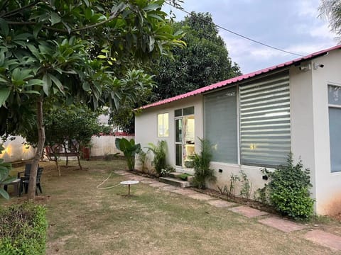 Sukhvas -Chic Downtown Loft in the Heart of Jaipur Apartment in Jaipur