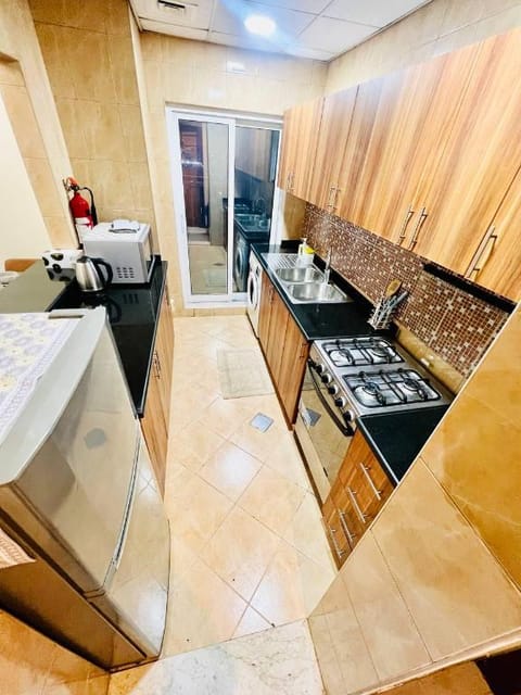 Cozy One Bedroom Apartment in Dubai Near Metro Apartment in Al Sharjah