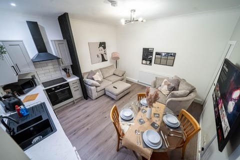 Hayy Morley Perfect for Work or Relaxation Vacation rental in Leeds