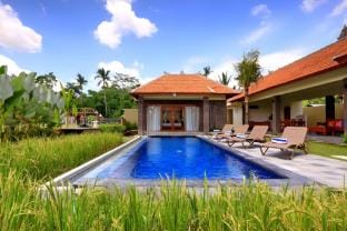 Cozy 3BR Private Pool Villa near Monkey Forest Villa in Abiansemal