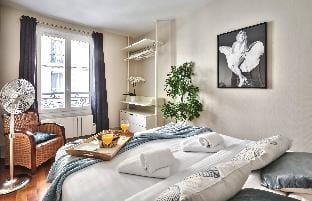 C831 - Family apartment in Montparnasse Apartment in Paris