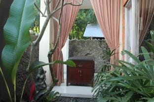 Deluxe Room with Garden View near Bambu Indah Vacation rental in Abiansemal
