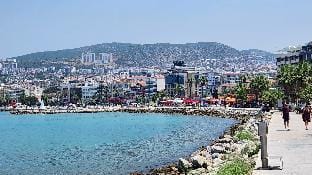 Traumhaus mitten in der City 60 Meter zum Meer Vacation rental in Kusadasi