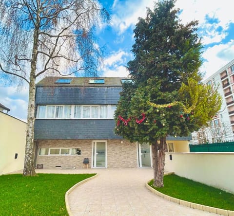 Koala Wakeup Chambre Double Supérieure 03 Vacation rental in Vitry-sur-Seine