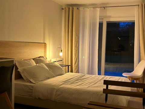 Koala Wakeup Suite avec Balcon 01 Vacation rental in Vitry-sur-Seine