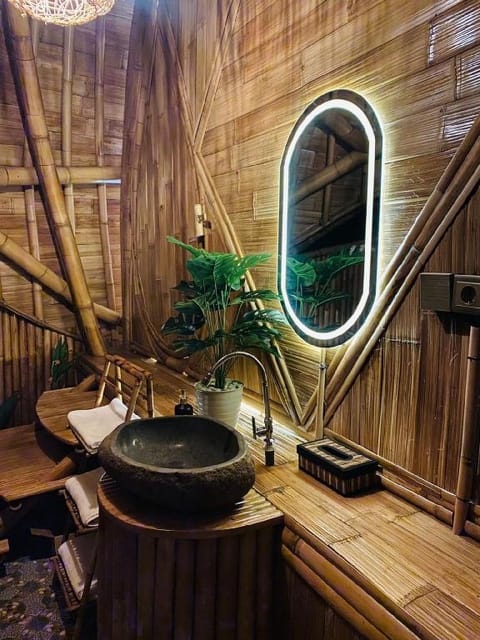 Bamboo house EcoBreeze Villa in Sidemen