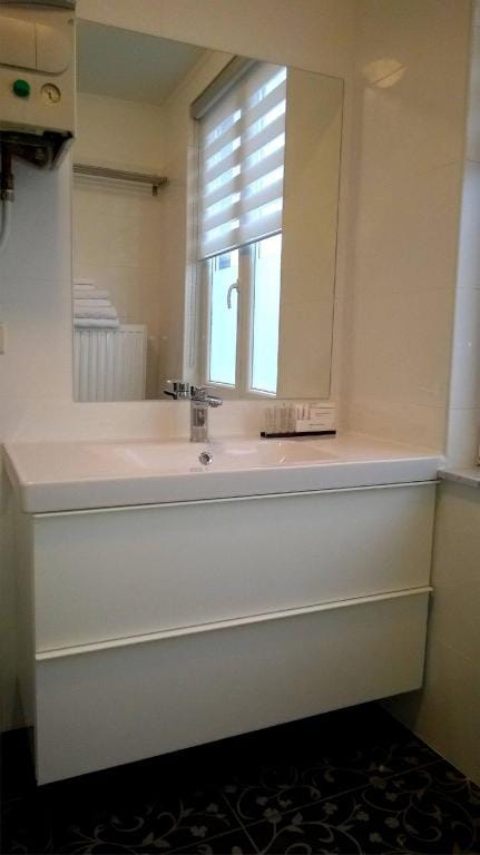 Bijna Wit, Nabij Trein, Metro reg.nr 330162-412 Apartment in Brussels