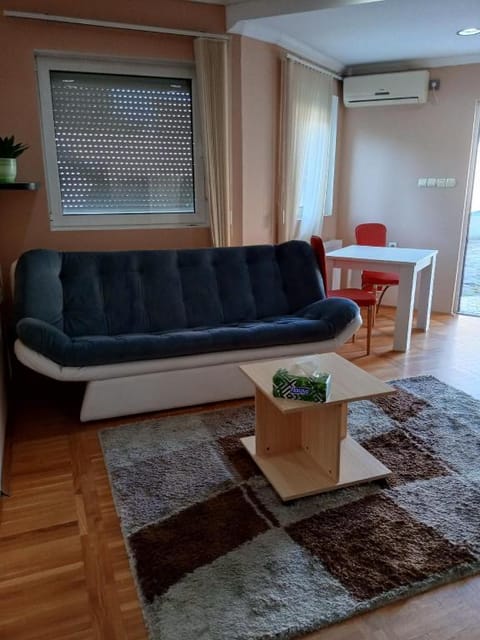 Smeštaj Ester Apartment in Vojvodina