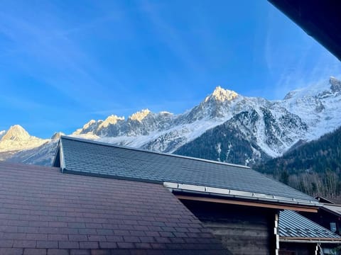 Cosy Petite Chalet T3, Jardin, Terrasse, Parking. Chamonix Mont-blanc. Chalet in Les Houches