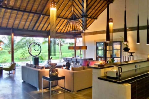 Peaceful 4 BR Ricefield View Y053A Villa in Ubud