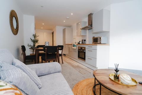 George House Modern Apartments by VICHY Bed and Breakfast in Hull