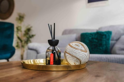 George House Modern Apartments by VICHY Bed and Breakfast in Hull