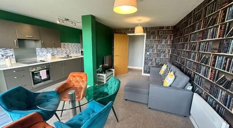 Adelphi Wharf Apartments by Beehosting Hotel in Salford