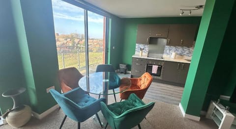Adelphi Wharf Apartments by Beehosting Hotel in Salford