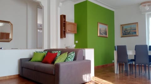 Spacious 3Rm apartment for 4/6 people Apartment in Turin