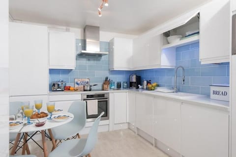 Sennen Cove View- A corner of Cornish paradise Apartment in Sennen Cove