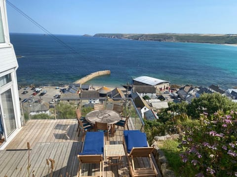 Sennen Cove View- A corner of Cornish paradise Apartment in Sennen Cove