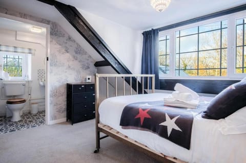 Milan Cottage - 2 Bedroom Cottage - Port Eynon Vacation rental in Wales