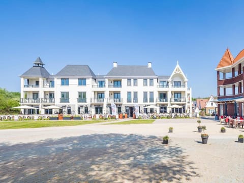 Modern Coastal Escape Apartment in Koudekerke