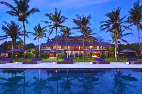 Paradise Island  8 BR Luxury Villa Withpool NE48B Villa in East Selemadeg