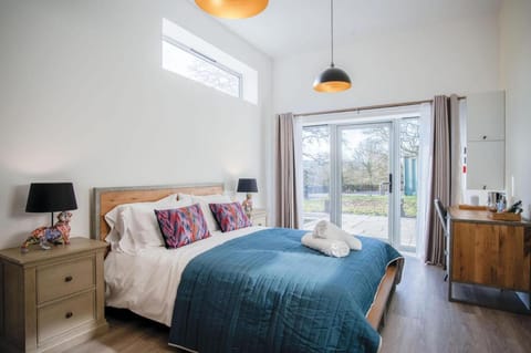 Suite 11 - Sleeping Giant Hotel - Pen Y Cae Inn Apartment in Wales