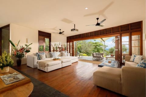 Precious Beach front 5 BR Private Villa Y012A Villa in West Selemadeg