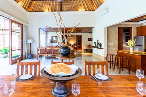 Brown Peach 4 BR Villa Private Pool IR109A Villa in Kuta Selatan